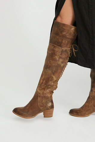 boots with back laces