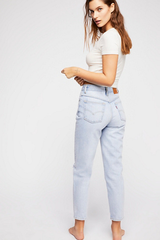 levi's cropped mom jeans