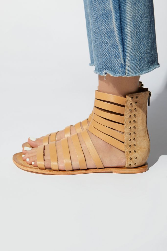 black tevas midform