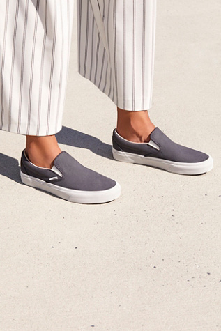 vansbuck slip on white