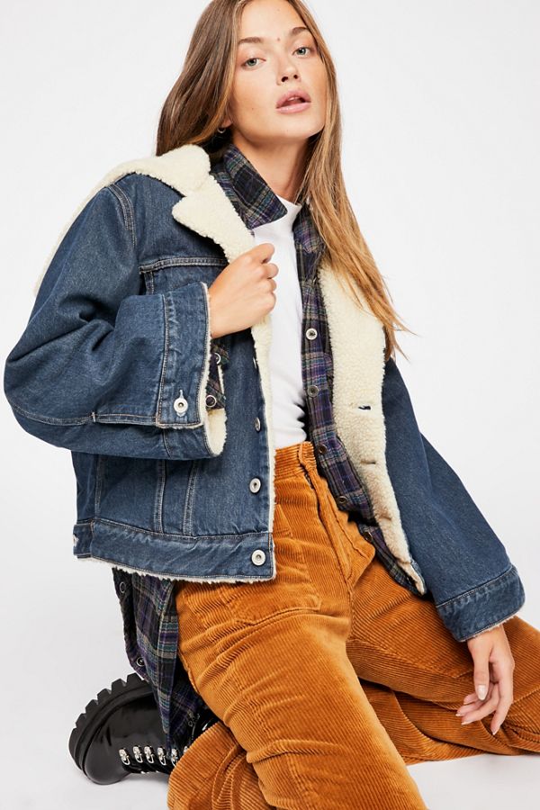 Levi’s Made & Crafted Cropped Sherpa Trucker Jacket | Free People