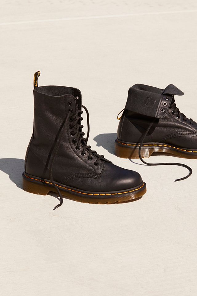 1490 lace up boot dr martens