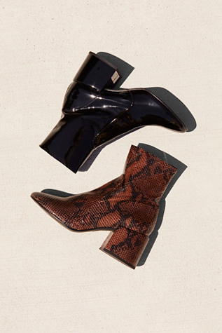 lillian heel boot