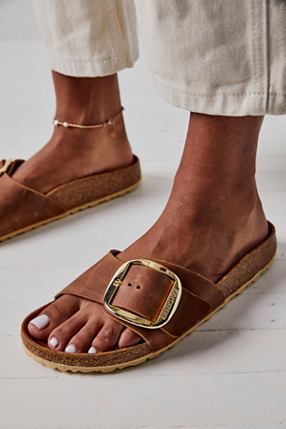 madrid big buckle birkenstock cognac