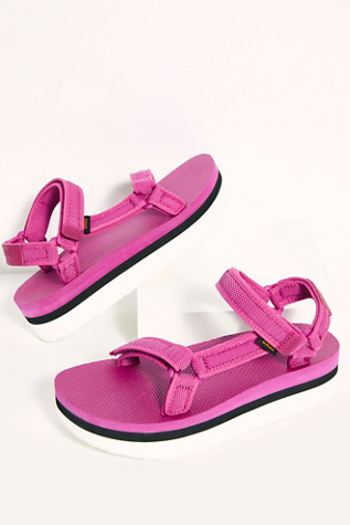 teva flatform mesh