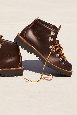 light leather hiking boots