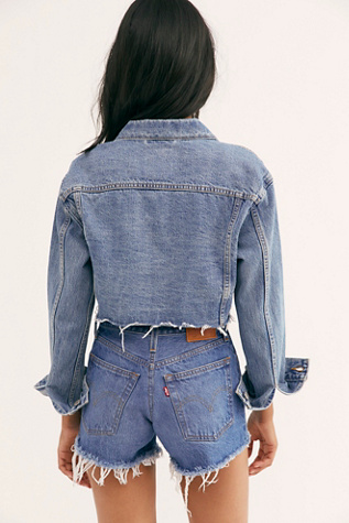 levis cut off crop trucker