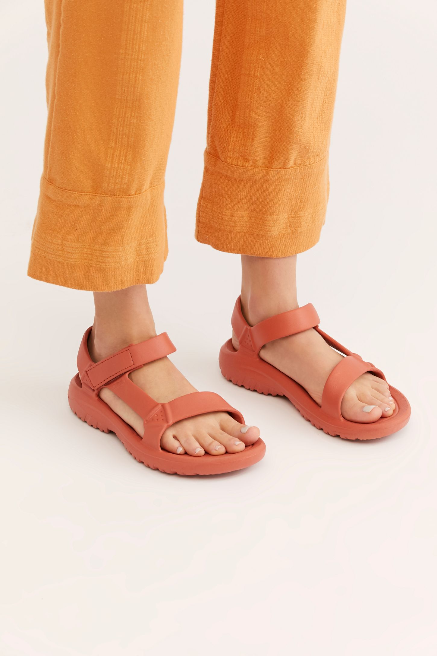 Slide View 2: Hurricane Drift Teva