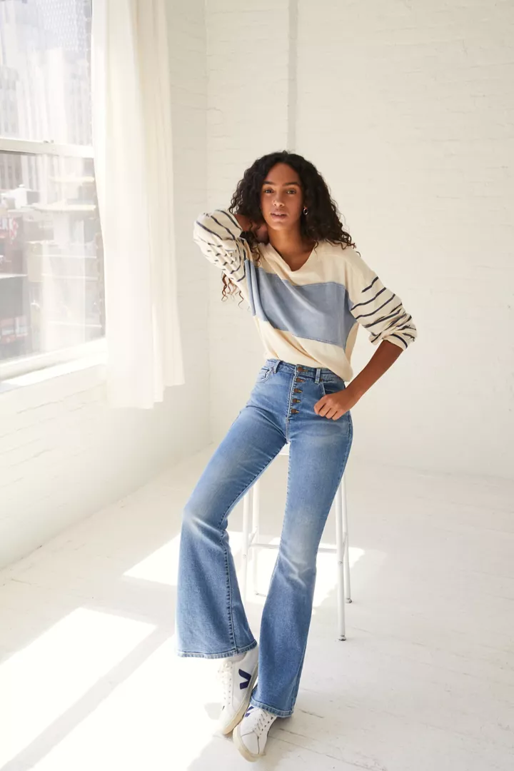 How to Style Flare / Bell Bottom Jeans - Foreign Fresh & Fierce  How to  style flares, Bell bottom pants outfit, Bell bottom jeans outfit