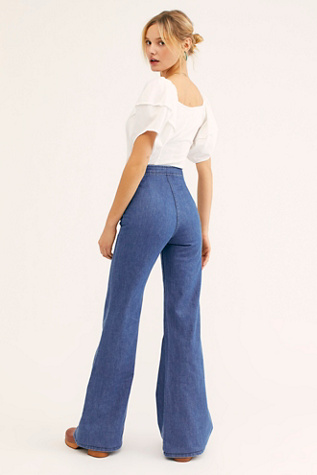 flattering jeans for wide hips