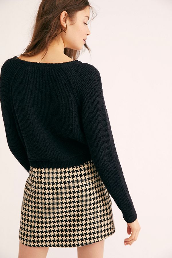 Slide View 2: High Low V Sweater 