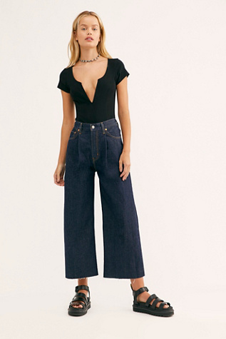 levi's wide leg pleated jeans