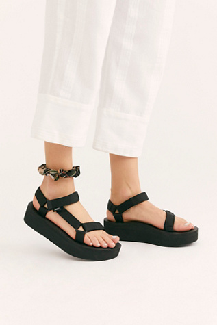 teva flatform sandal