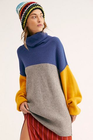 Softly Structured Color-Blocked Tunic