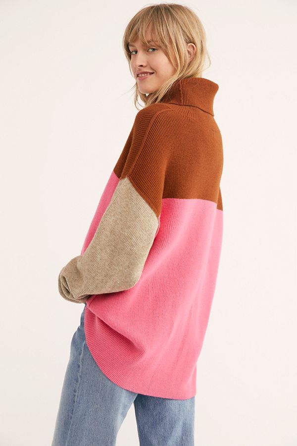 Slide View 2: Softly Structured Color-Blocked Tunic