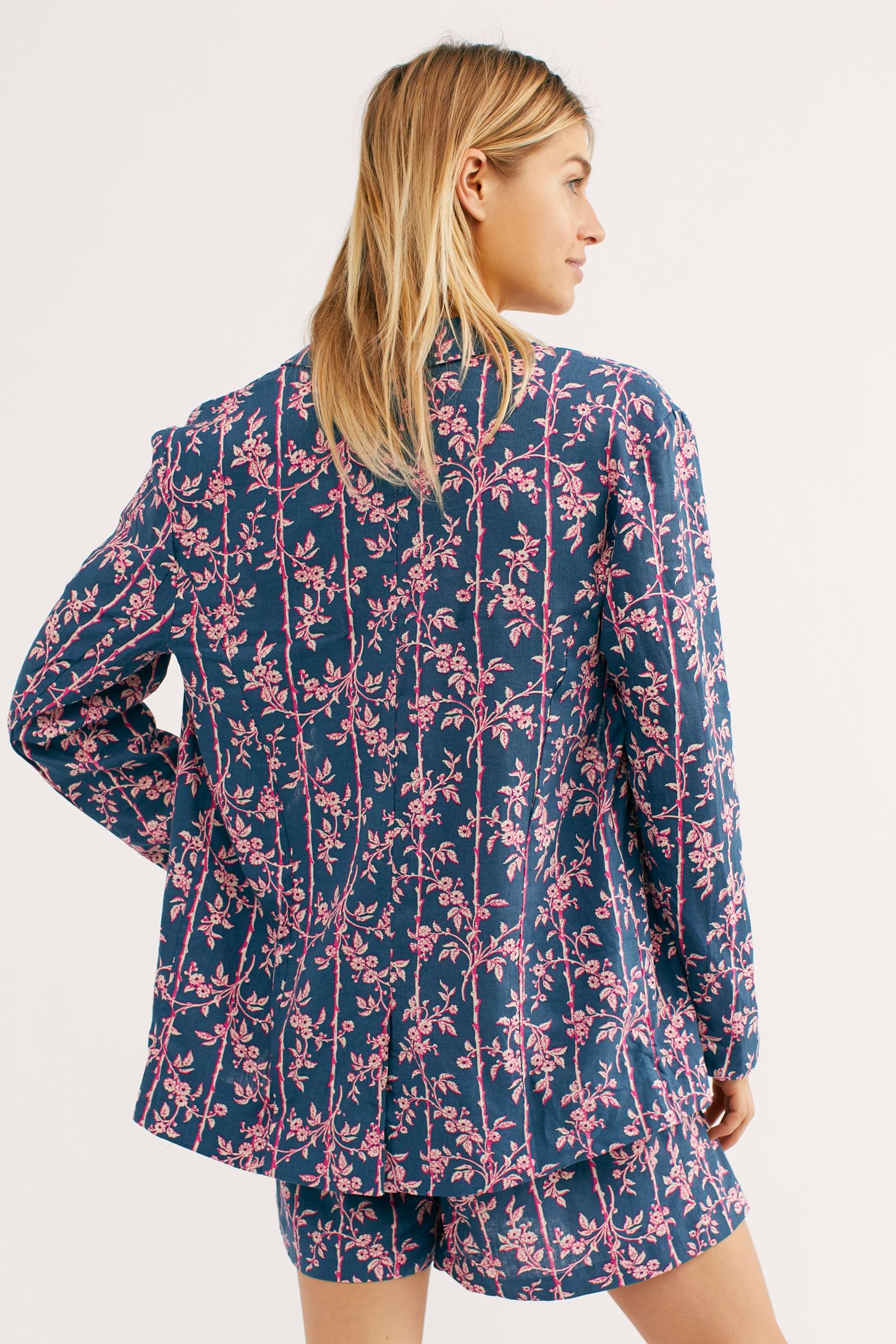 Slide View 5: Poolside Three-Piece Set