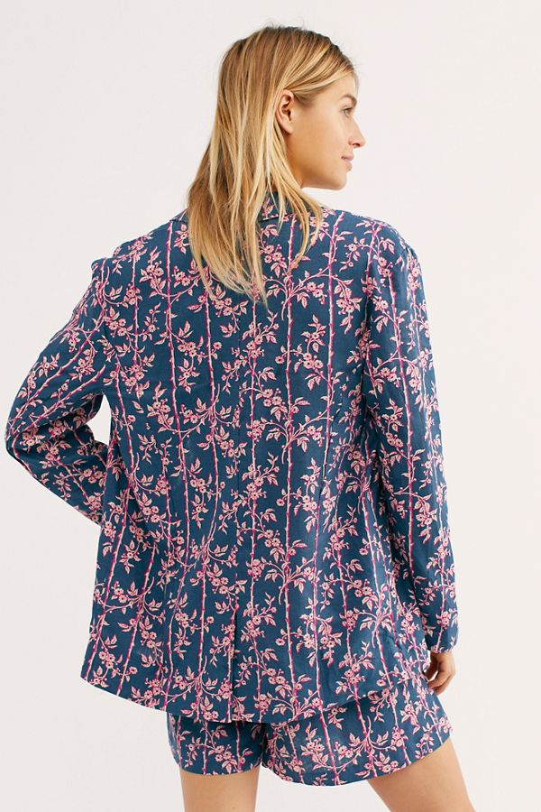 Slide View 5: Poolside Three-Piece Set