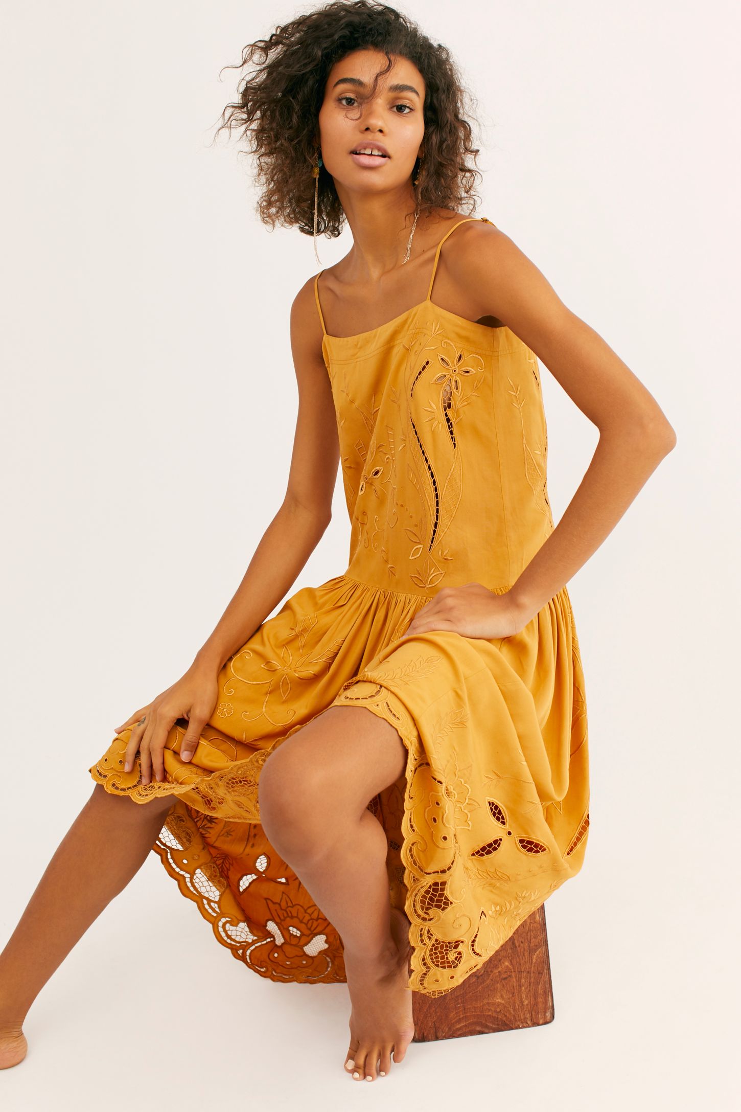 Slide View 4: Georgie Midi Dress