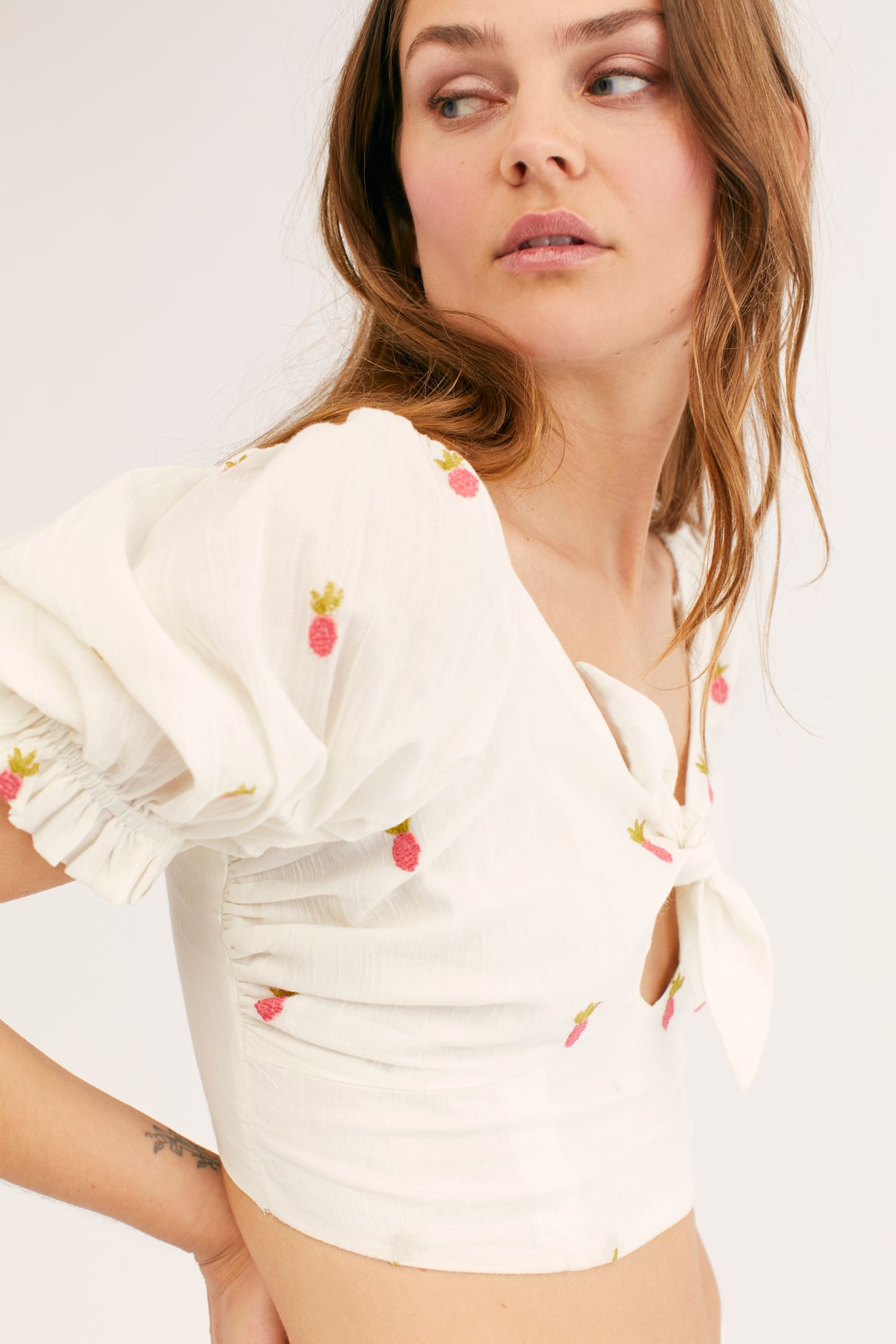 Slide View 3: Ladies That Luau Crop Top