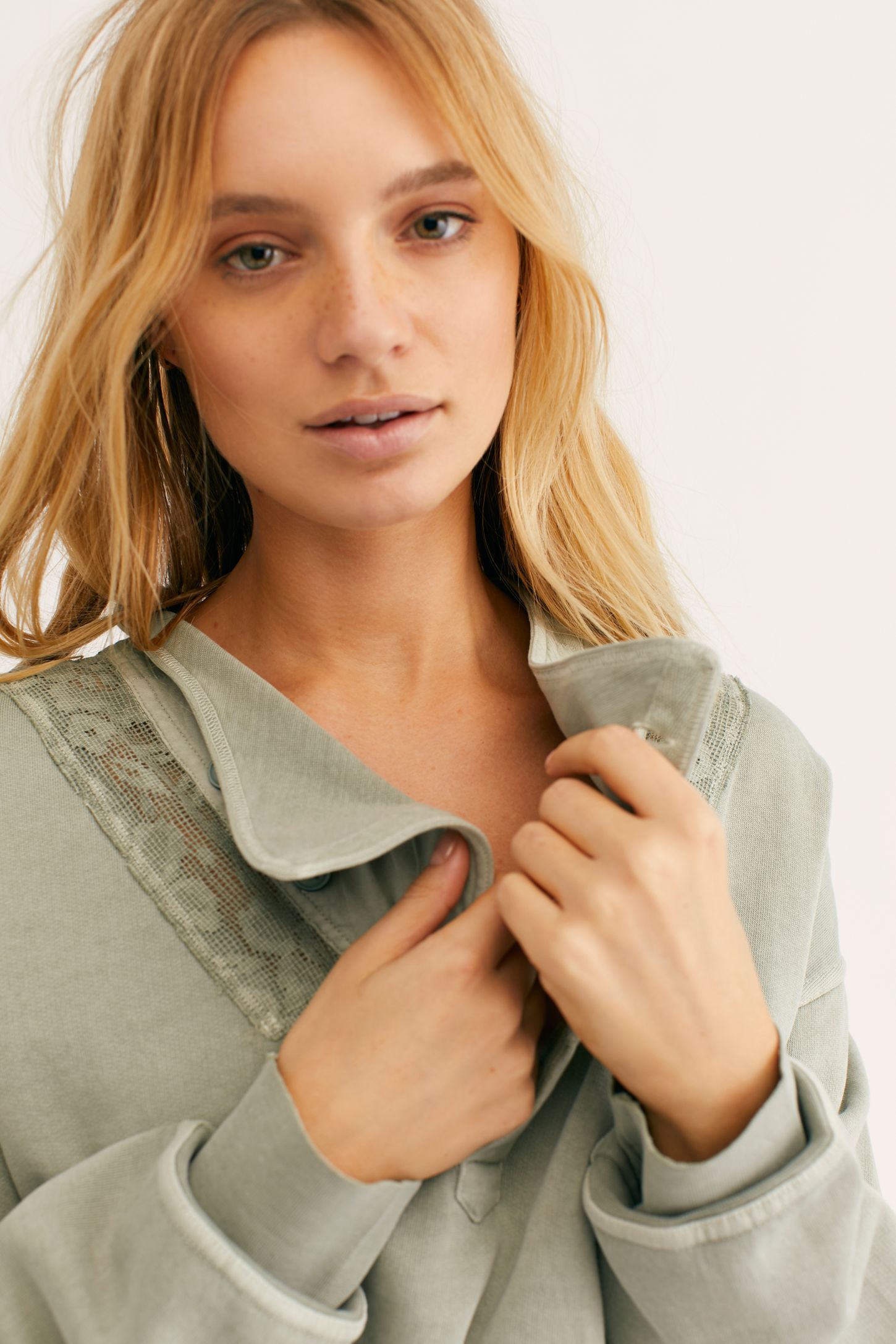 Slide View 3: We The Free Trinity Pullover