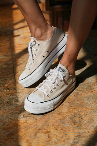 chuck taylors for lifting