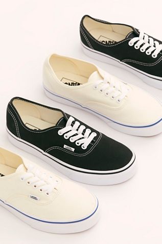 VT 25S Couple Sneakers White Calfskin 563122