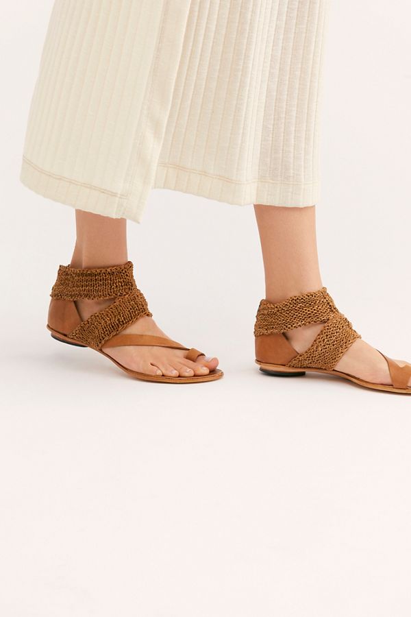 Cydwoq hot sale sandals sale