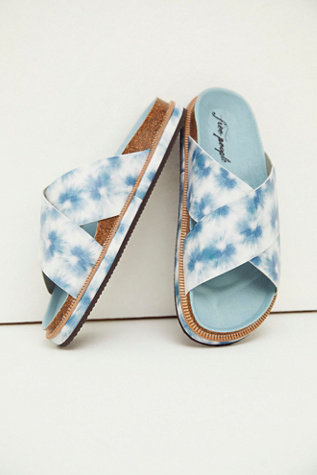 sidelines footbed sandal