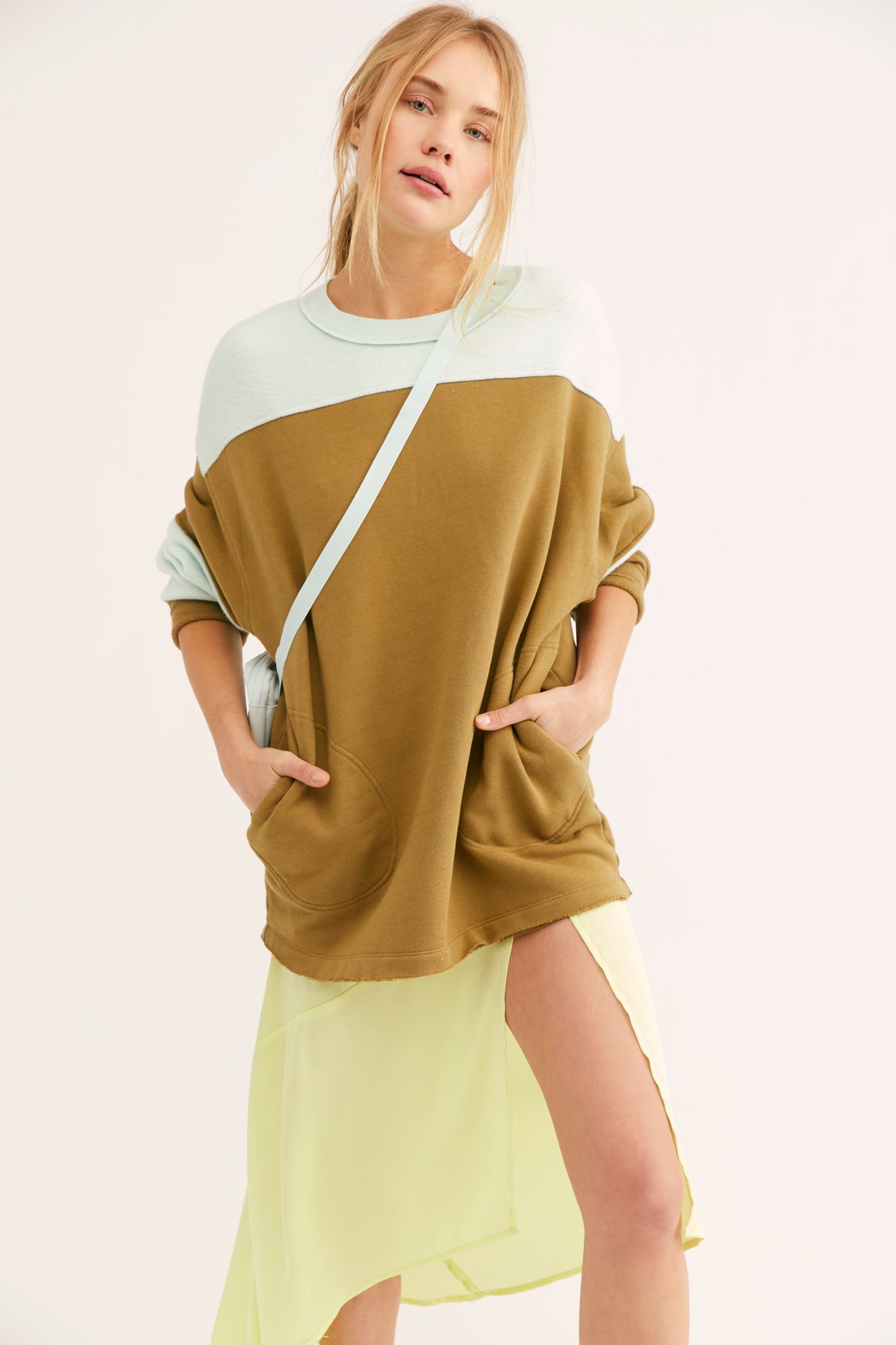 Slide View 2: Jordan Pullover