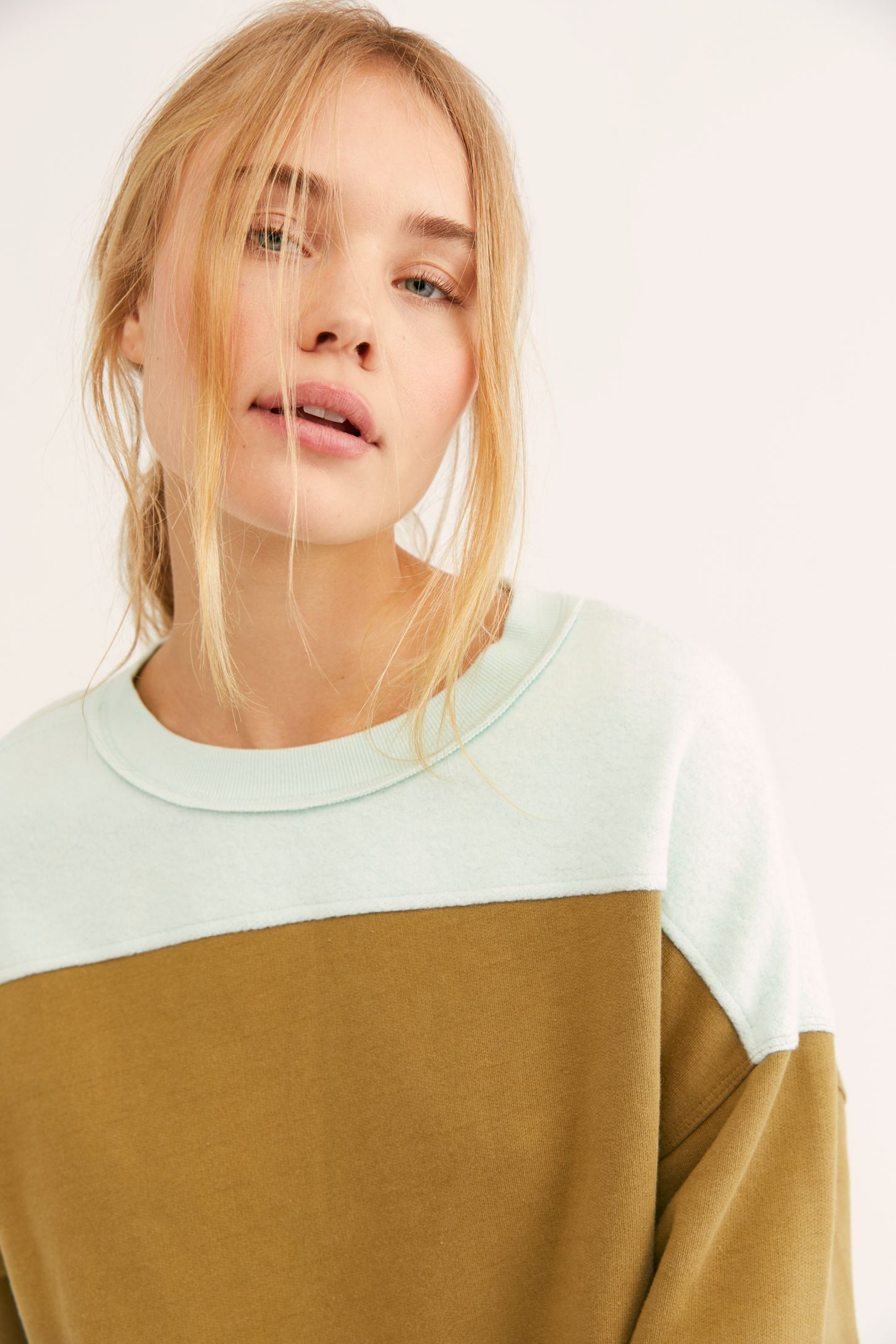 Slide View 4: Jordan Pullover