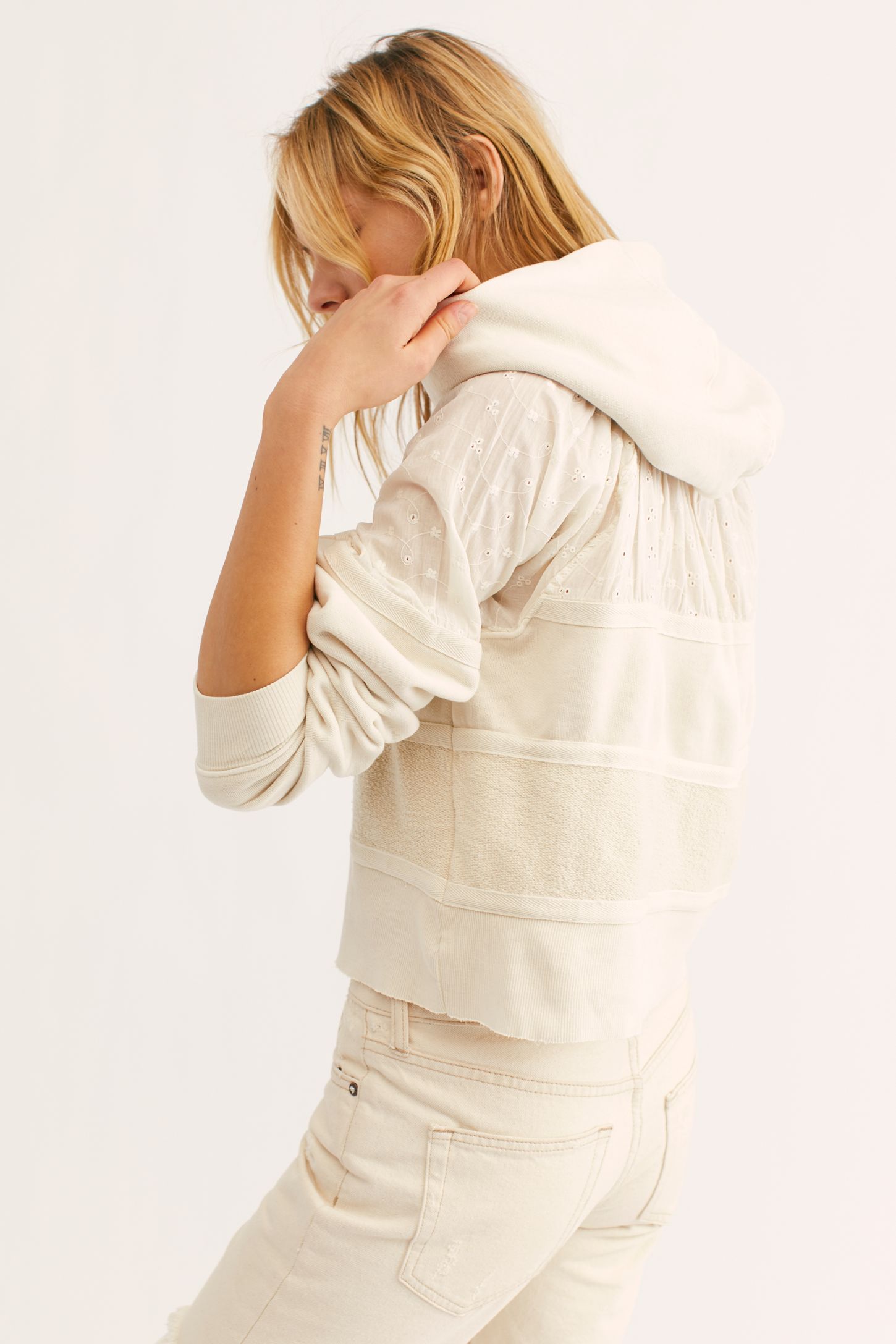 Slide View 2: Piper Pullover