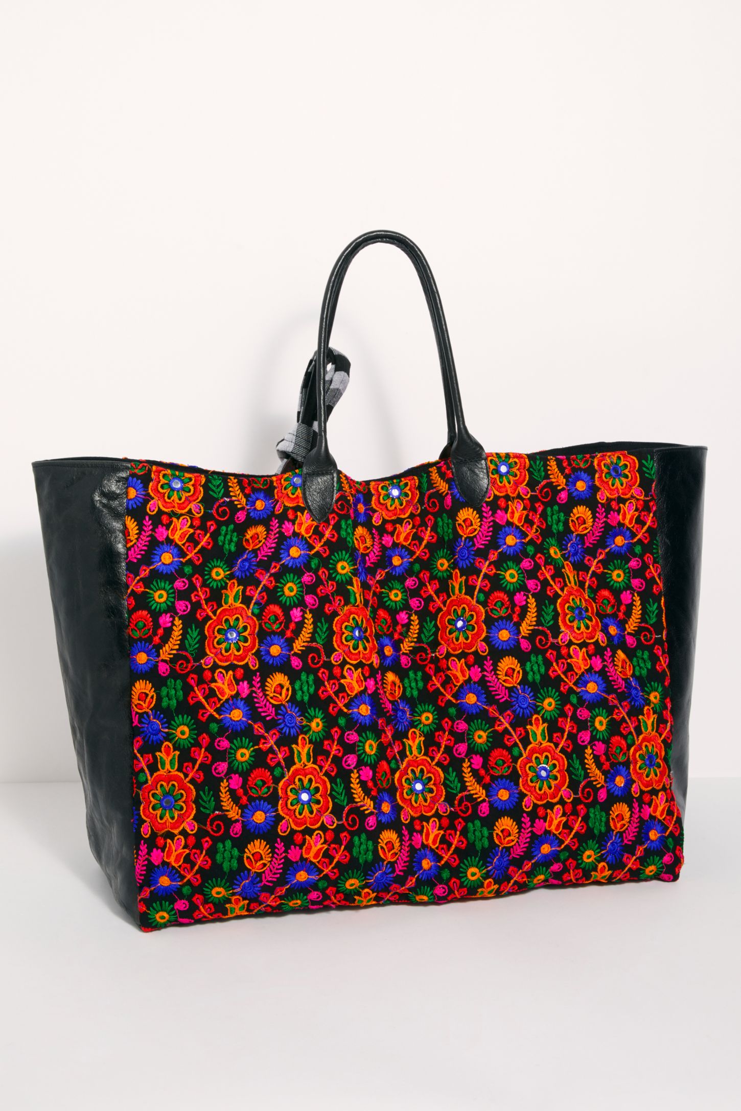 Slide View 2: Lara Oversized Leather Tote