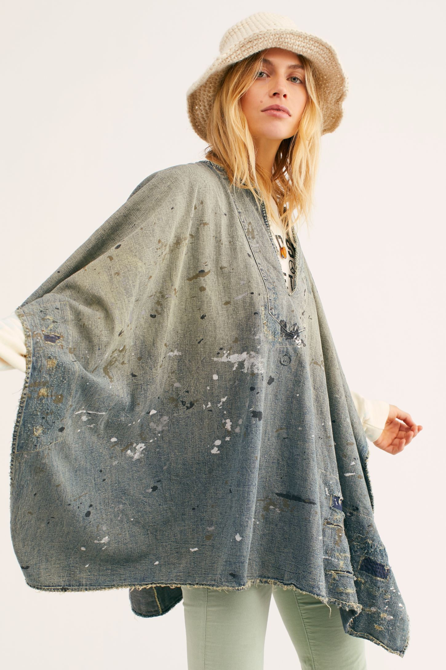 Slide View 2: Felix Artist Poncho