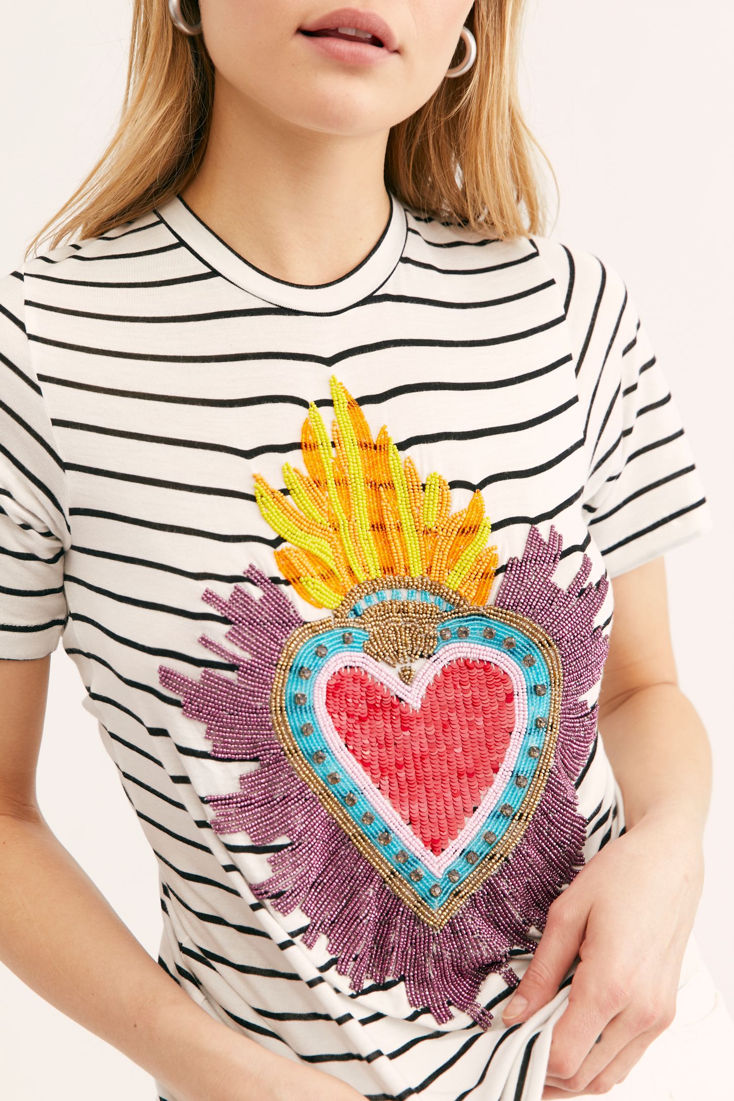 Slide View 3: Embellished Remera Tulum Tee