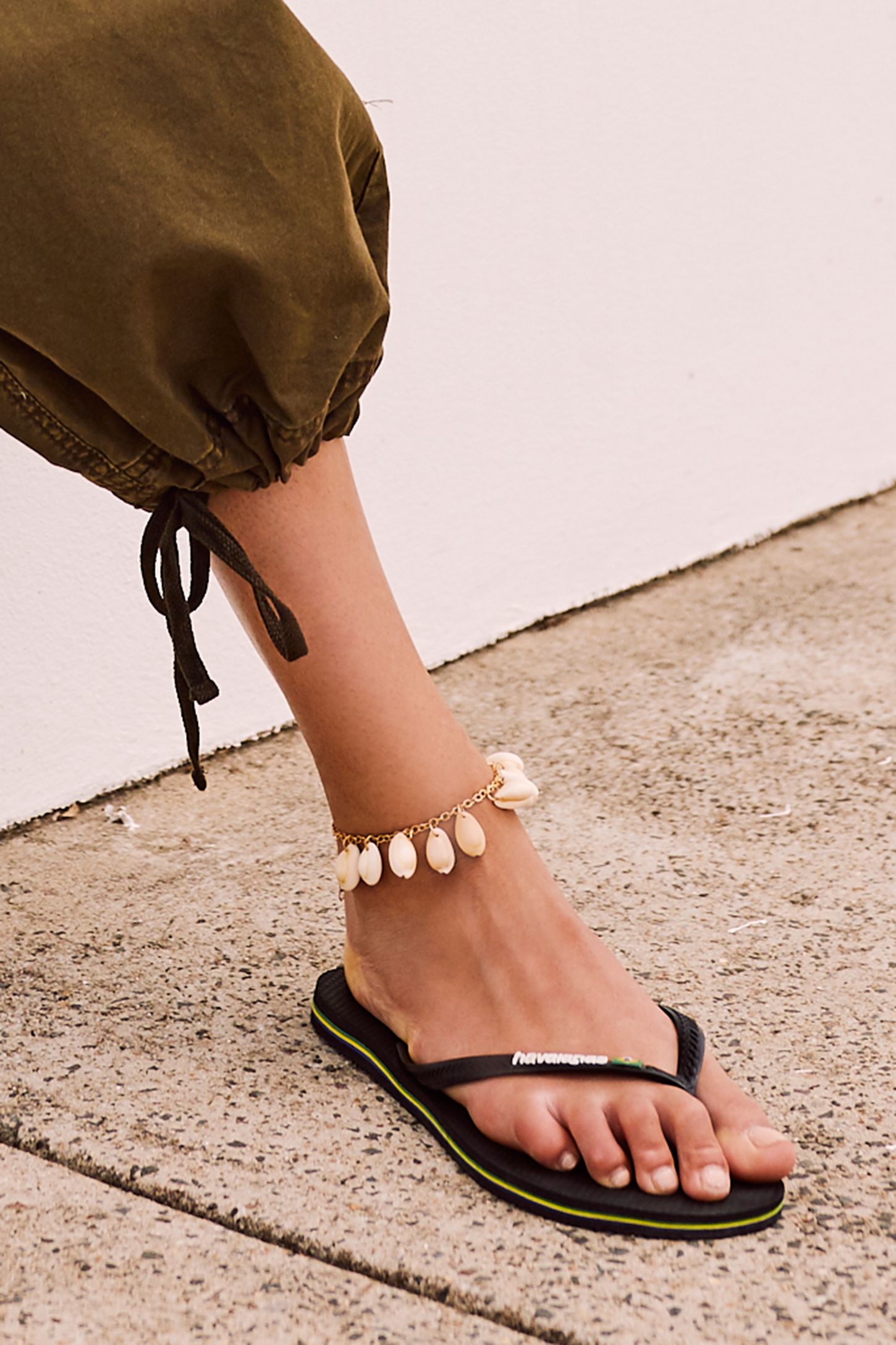 Slide View 2: Shells Layer Anklet