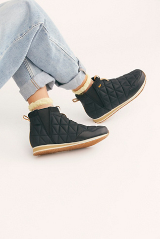 teva quilted shoe