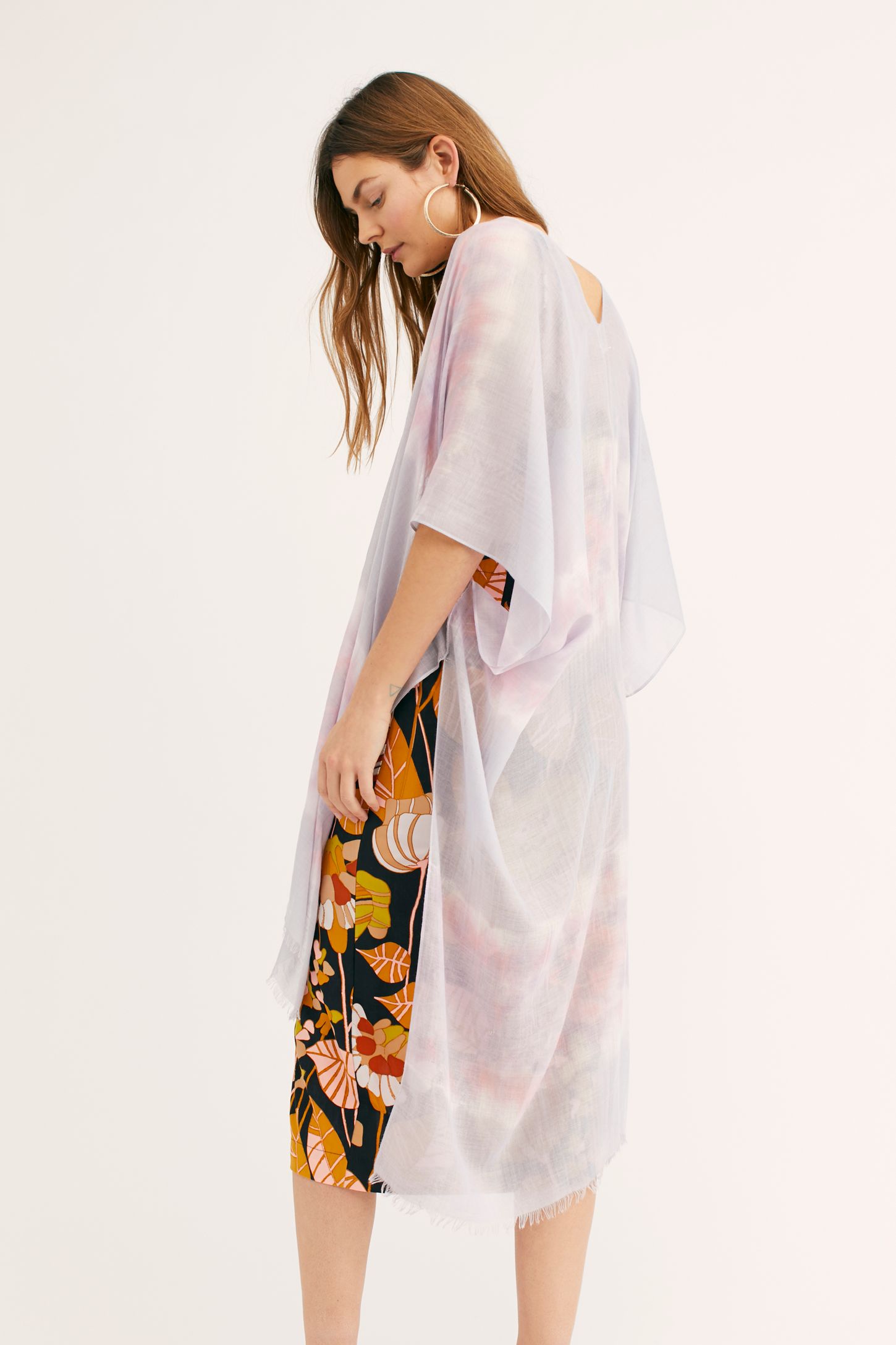 Slide View 2: Gravity Tie Dye Kimono