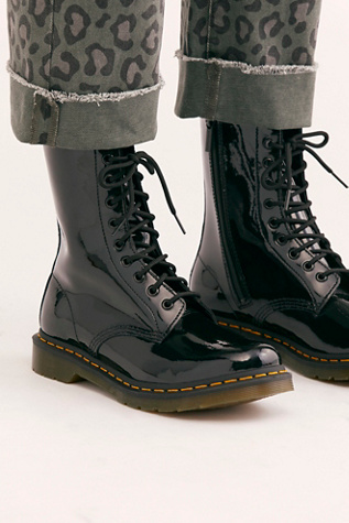 dr martens 1490 10 eye