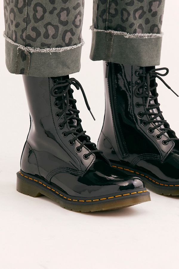 1490 lace up boot dr martens