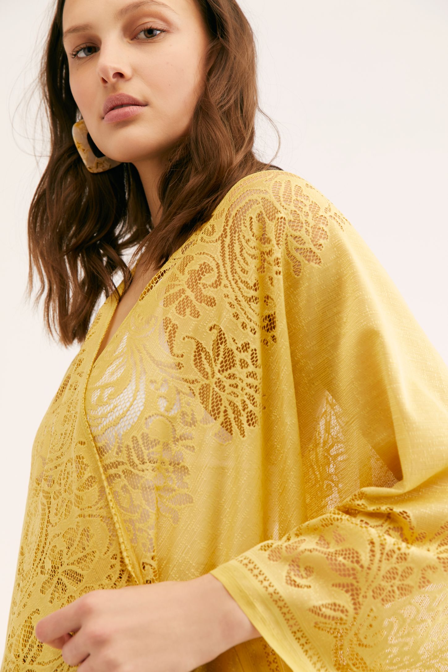 Slide View 4: Serena Lace Kimono