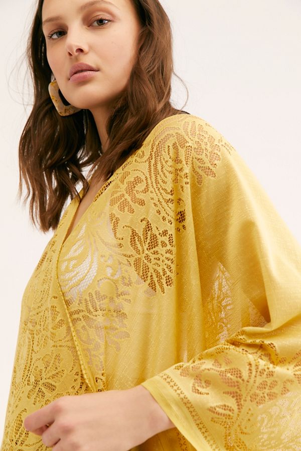 Slide View 4: Serena Lace Kimono