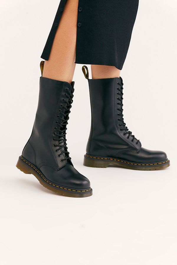 14 eye doc martens