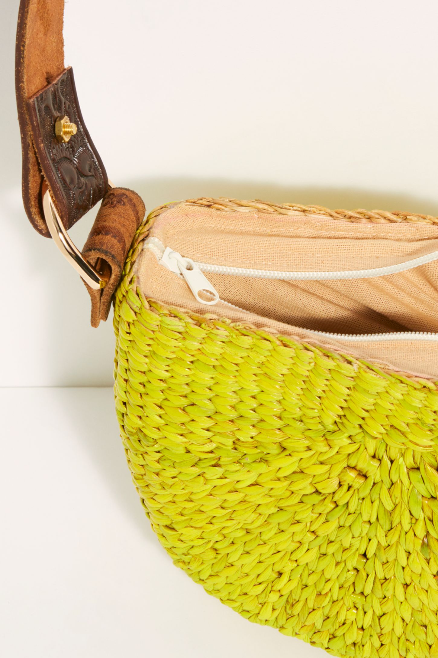 Slide View 6: Sunshine Straw Shoulder Bag