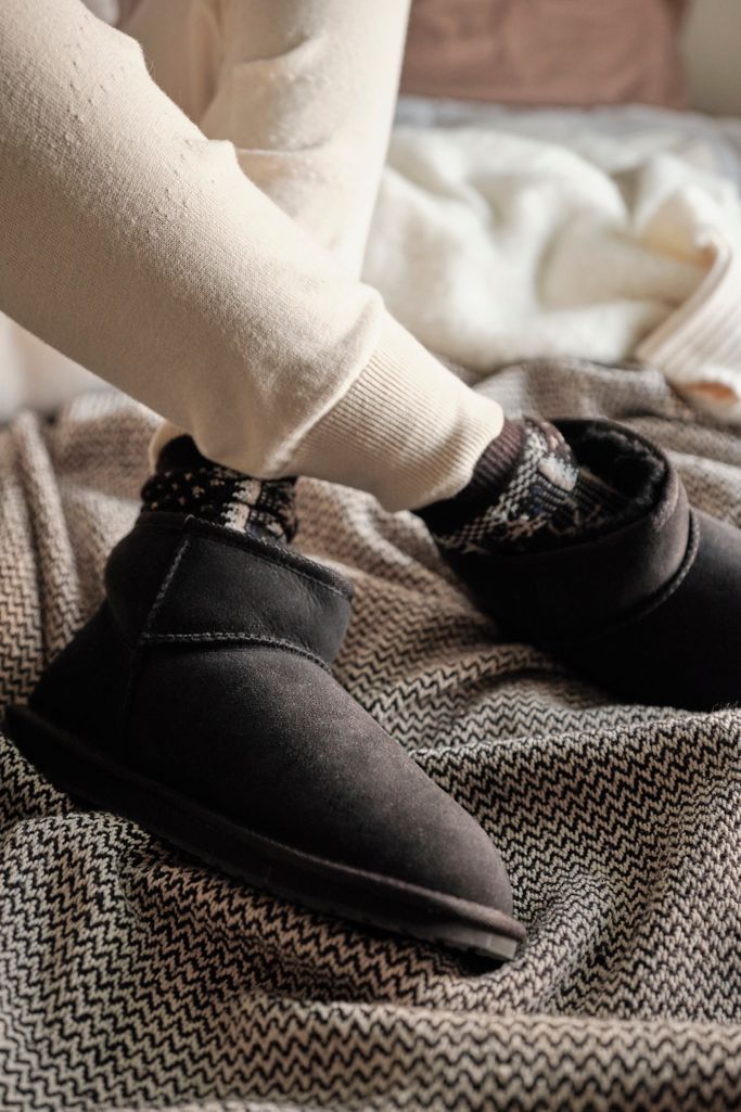 emu short black boots