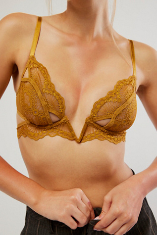 Kane Cutout V Wire Bra