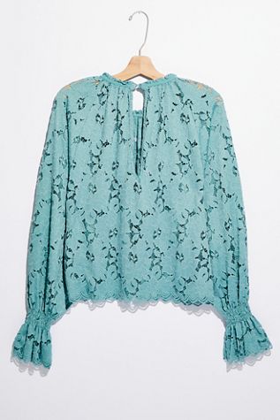 Olivia Lace Tee Parisian flowy summer top