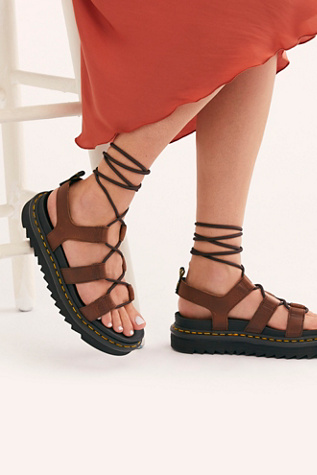 nartilla sandals