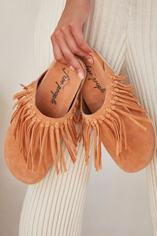 odessa fringed footbed slides