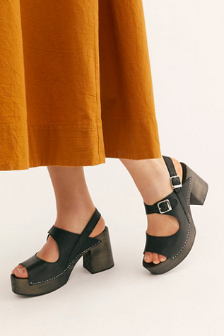 free people black clogs