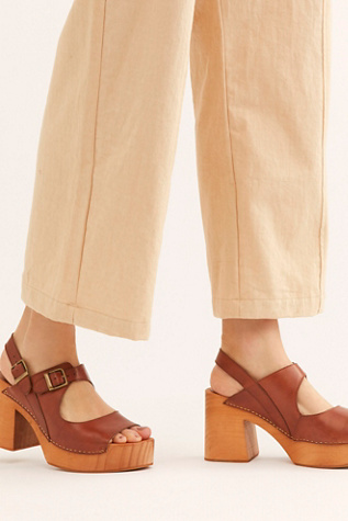 tan clog heels